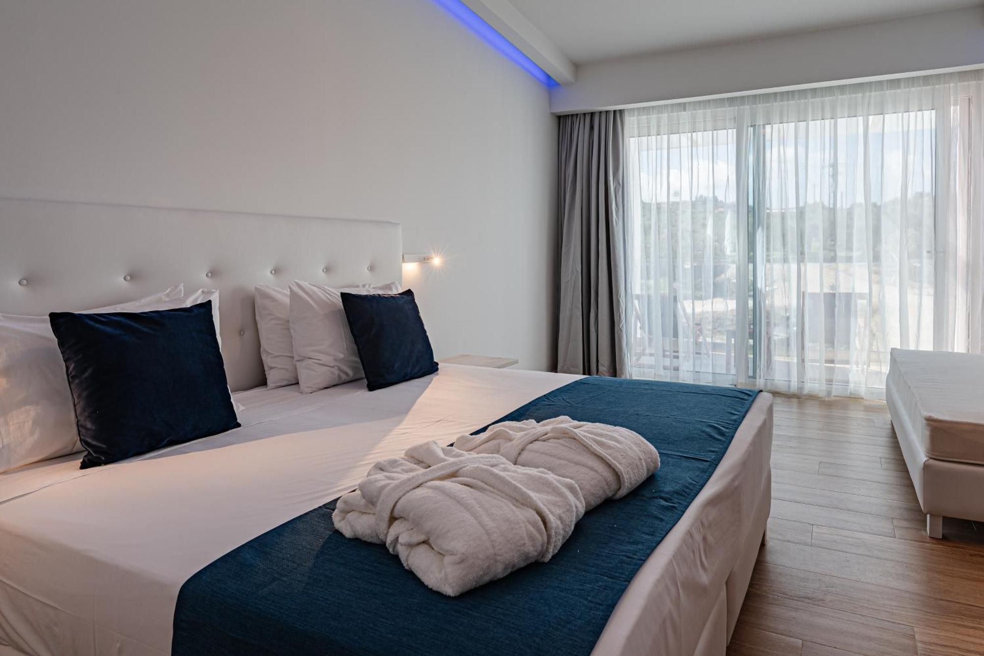 Magique Bleu Suites Трагаки Екстериор снимка