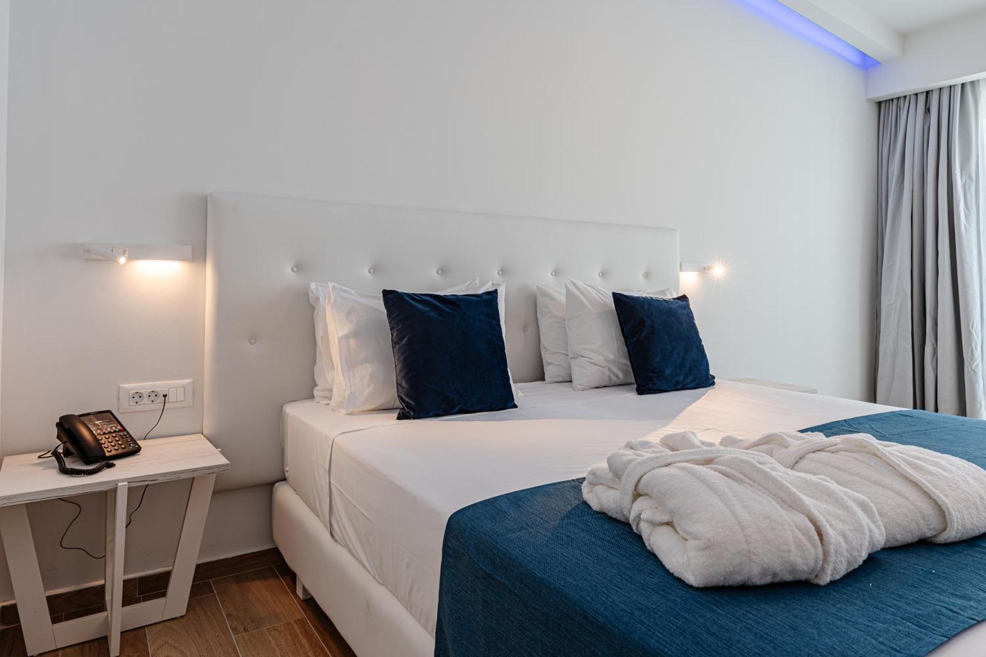 Magique Bleu Suites Трагаки Екстериор снимка